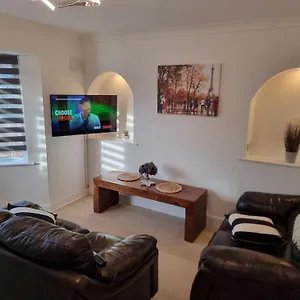 Holiday home Dulverton House - 3 Bed House /sleeps 6+ Driveway+close To M1, Nottingham