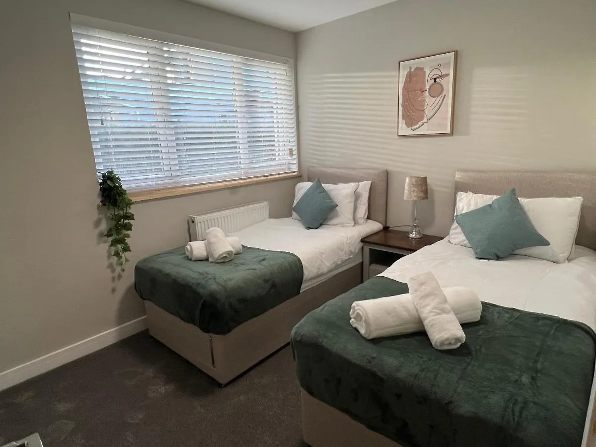 Immaculate Newly Refurbished 4 Bed House contacts
